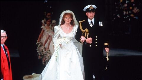 Sarah Ferguson y el príncipe Andrés el día de su boda en 1986