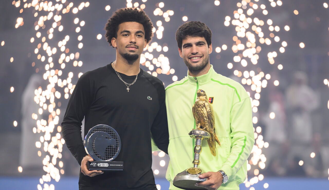 Fils y Alcaraz posan juntos tras la final del ATP de Doha