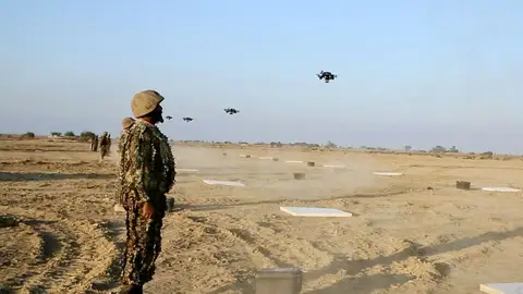 Pakistán ataca siete "escondites terroristas" en la frontera con Afganistán tras atentados Pakistán ataca siete "escondites terroristas" en la frontera con Afganistán tras atentados