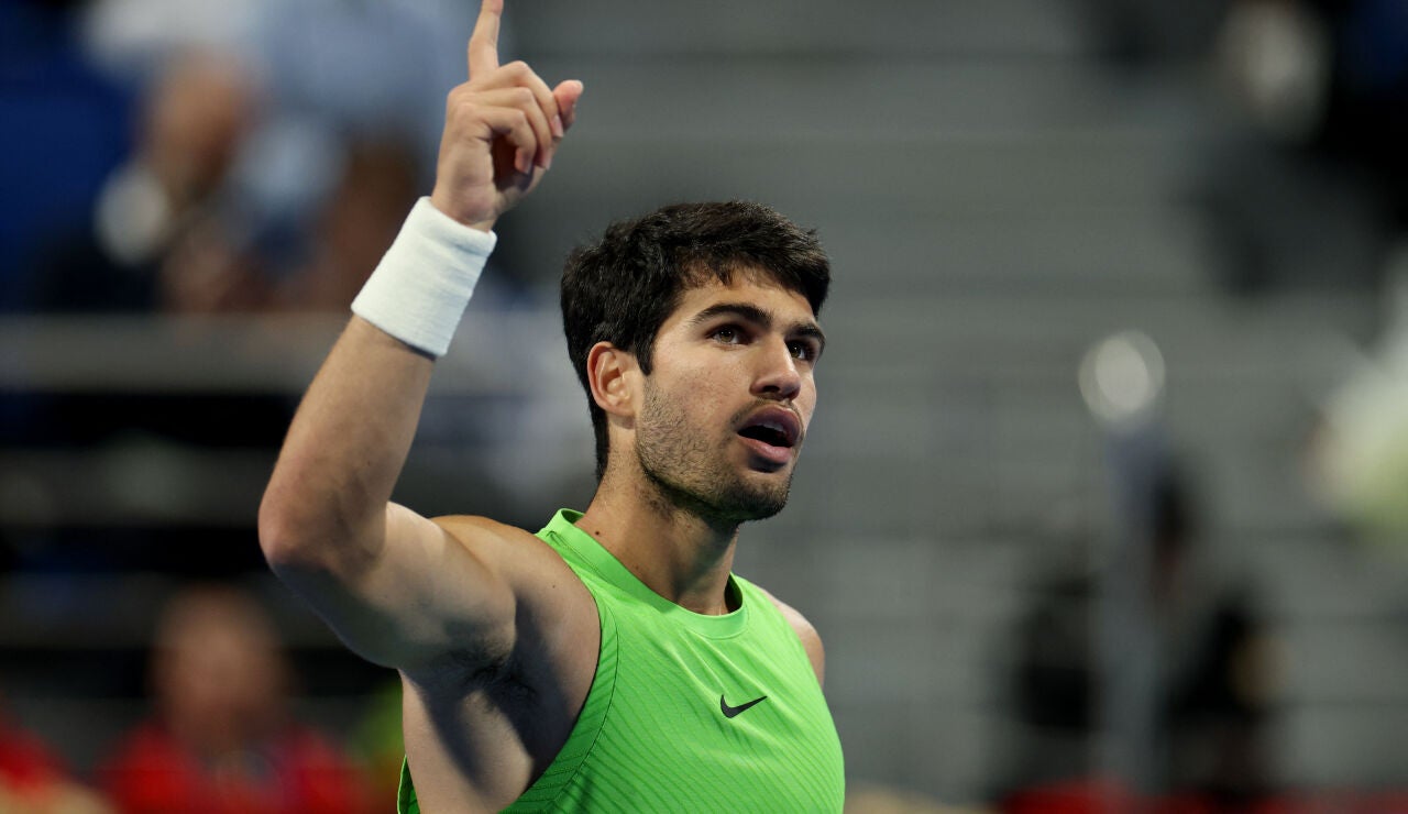 Carlos Alcaraz celebra un punto en el ATP de Doha