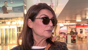 Madre de los Gemeliers hablando con la prensa