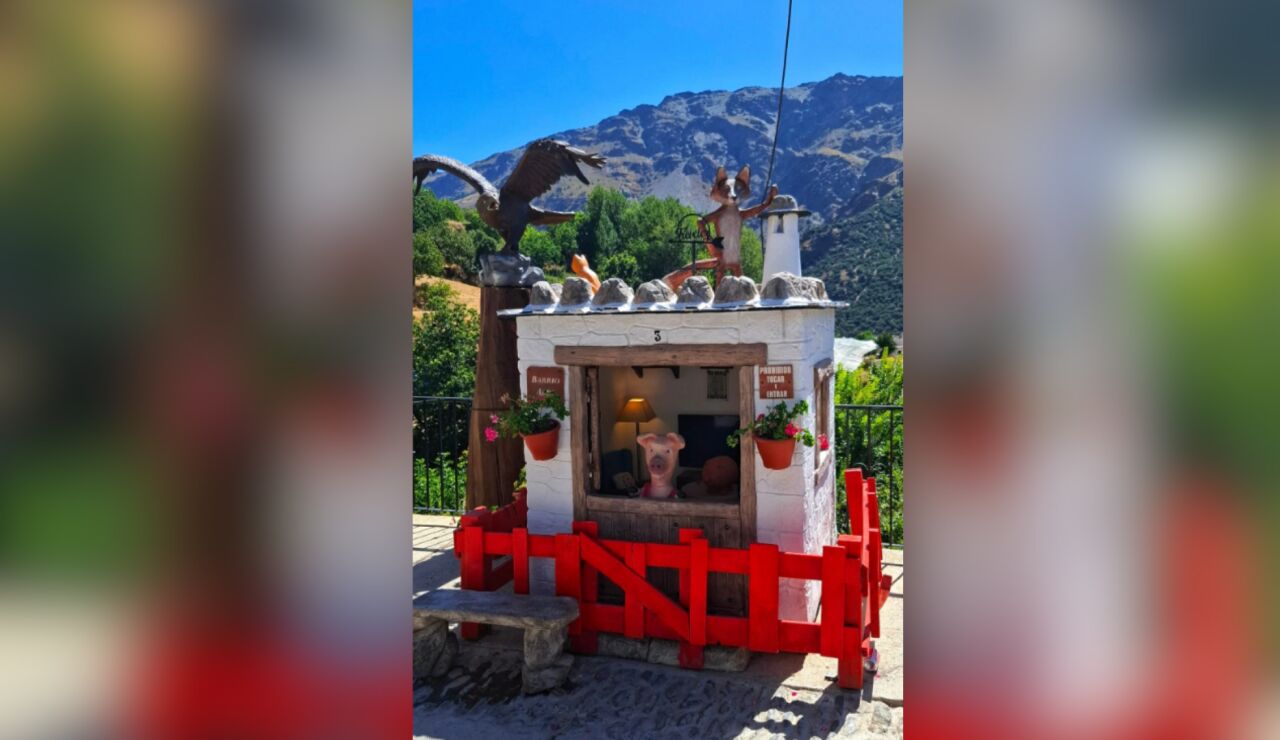 Una de las casas de "Los Tres Cerditos" de Trev&eacute;lez