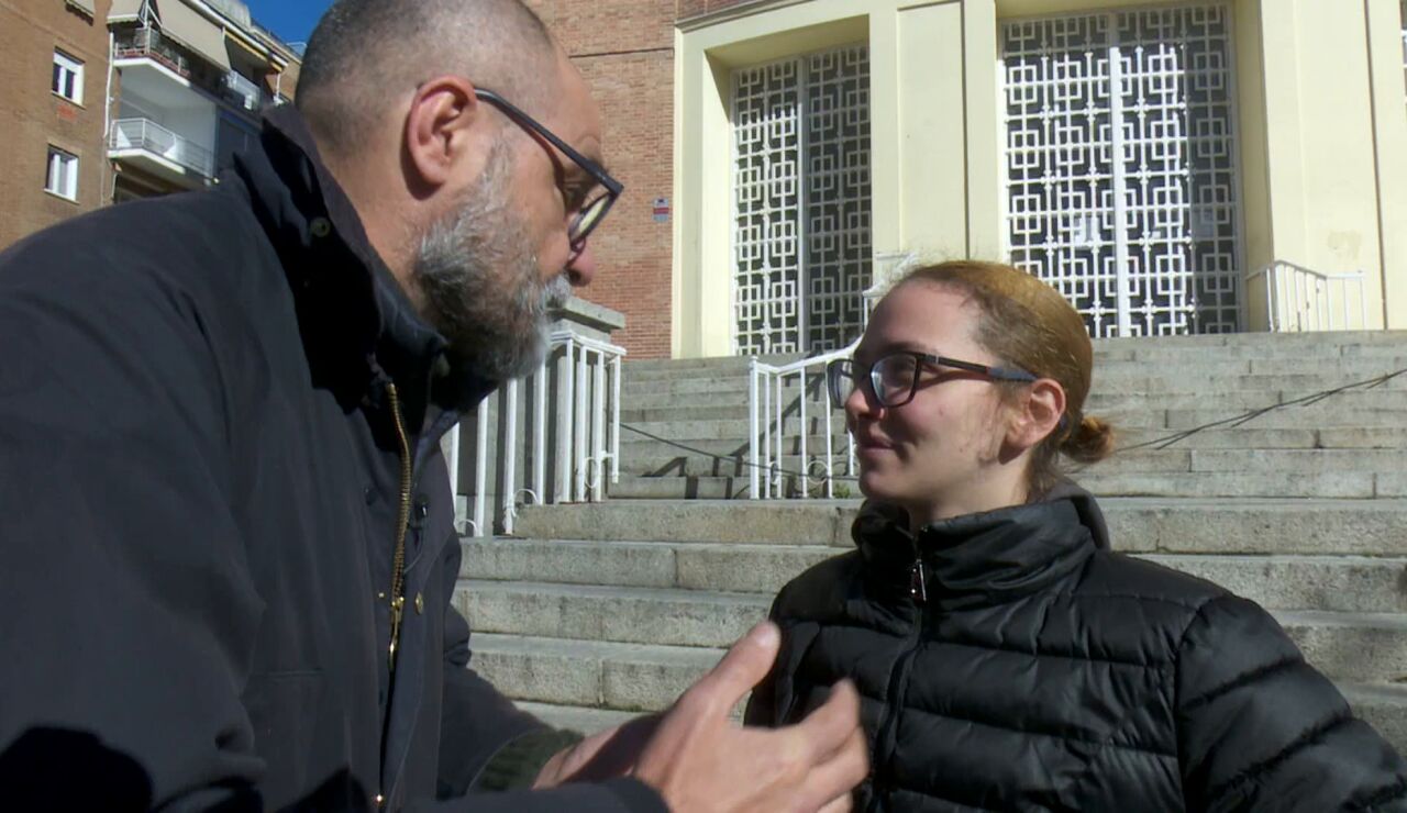 Con trabajo y en las colas del hambre