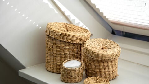 Cestos de mimbre en casa