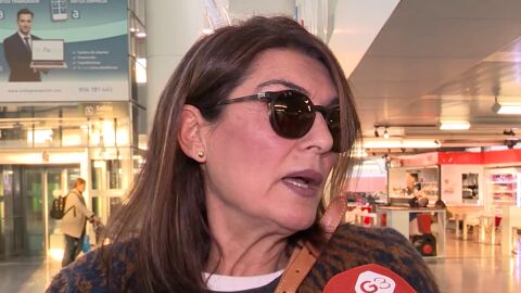 Madre de los Gemeliers hablando con la prensa