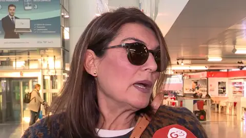 Madre de los Gemeliers hablando con la prensa Madre de los Gemeliers hablando con la prensa