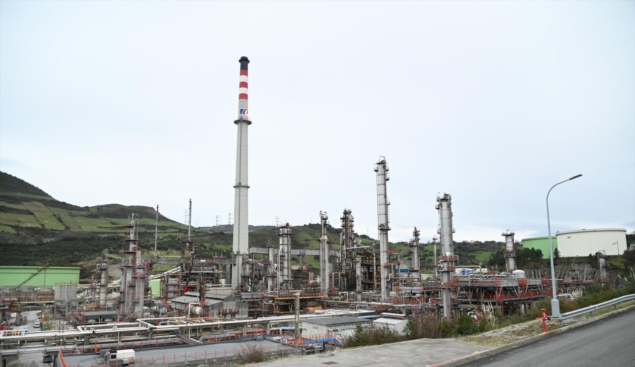 Imagen de archivo de una refiner&iacute;a en Muskiz