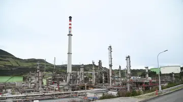 Imagen de archivo de una refinería en Muskiz Imagen de archivo de una refinería en Muskiz