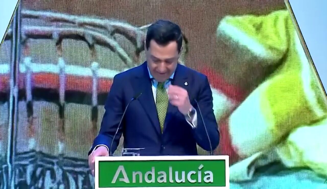 V&Iacute;DEO | Juanma Moreno rompe a llorar tras recordar el accidente de Adamuz: "Mucha gente se sorprende..."