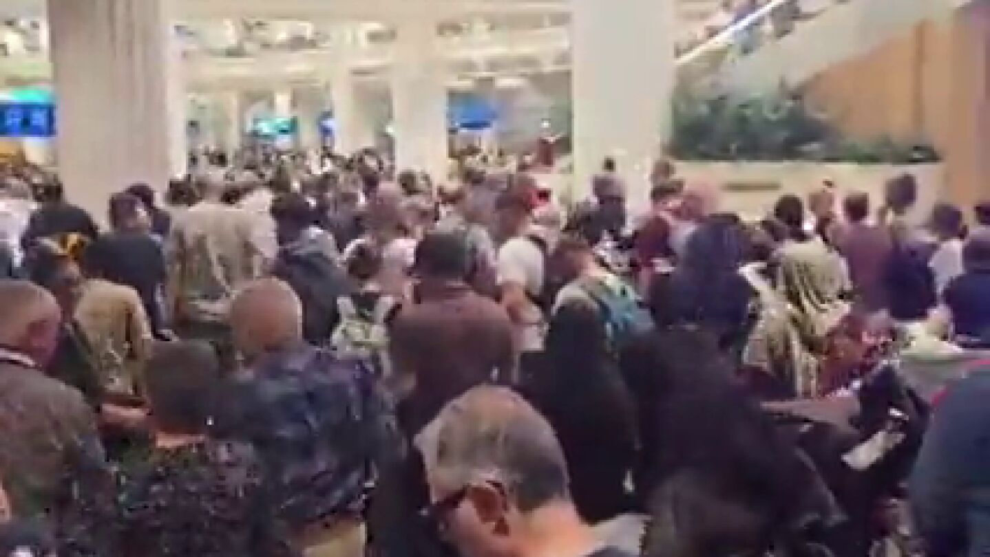 Desalojan el aeropuerto de Dubái