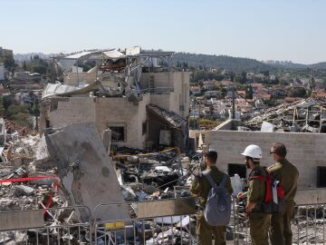 Imagen de los destrozos que ha provocado un misil iran&iacute; en Israel