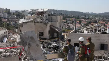 Imagen de los destrozos que ha provocado un misil iraní en Israel Imagen de los destrozos que ha provocado un misil iraní en Israel