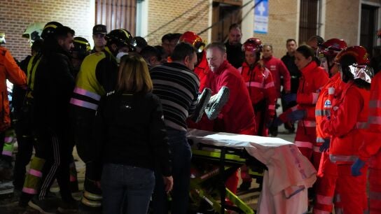 Los servicios de Emergencia trabajan en la zona del derrumbe
