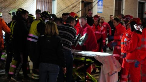 Los servicios de Emergencia trabajan en la zona del derrumbe