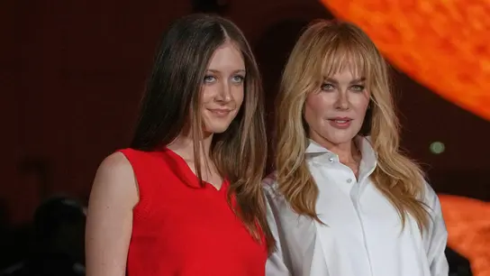 Nicole Kidman y su hija Sunday Rose en el desfile de Chanel Primavera-Verano 2026 Nicole Kidman y su hija Sunday Rose en el desfile de Chanel Primavera-Verano 2026