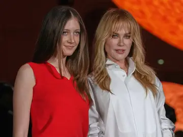 Nicole Kidman y su hija Sunday Rose en el desfile de Chanel Primavera-Verano 2026 Nicole Kidman y su hija Sunday Rose en el desfile de Chanel Primavera-Verano 2026