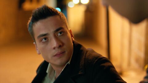 &iexcl;A punto de ser pillado!: Sahin ayuda a Kaya a esconderse de su madre tras su locura