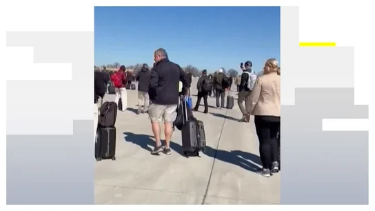 Evacúan el aeropuerto de Kansas Evacúan el aeropuerto de Kansas