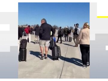 Evac&uacute;an el aeropuerto de Kansas
