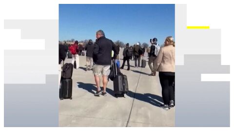 Evac&uacute;an el aeropuerto de Kansas