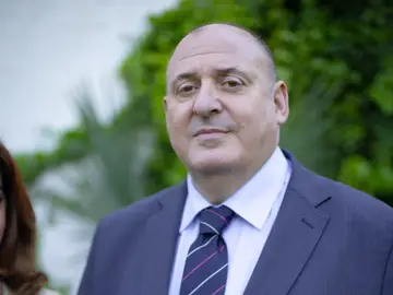 Mariano Llorente es Carlos en ¿A qué estás esperando? Mariano Llorente es Carlos en ¿A qué estás esperando?