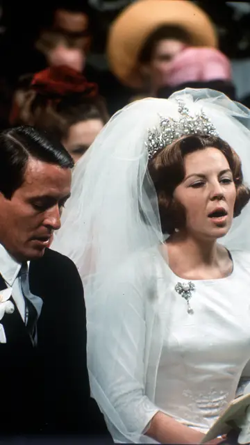 Beatriz de Holanda y Nicolás de Amsberg el día de su boda, 10 de marzo de 1966 Beatriz de Holanda y Nicolás de Amsberg el día de su boda, 10 de marzo de 1966