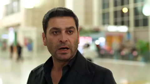 ¡Se le escapa!: Alya huye a Estambul y deja a Cihan gritando en el aeropuerto ¡Se le escapa!: Alya huye a Estambul y deja a Cihan gritando en el aeropuerto