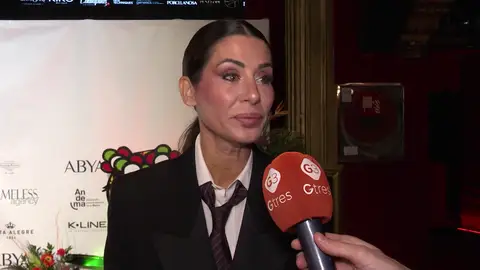 Elena Tablada con la prensa Elena Tablada con la prensa