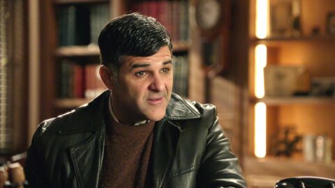 &Aacute;lvaro se presenta al puesto de transportista en la f&aacute;brica y&hellip; &iexcl;coincide con Gabriel!