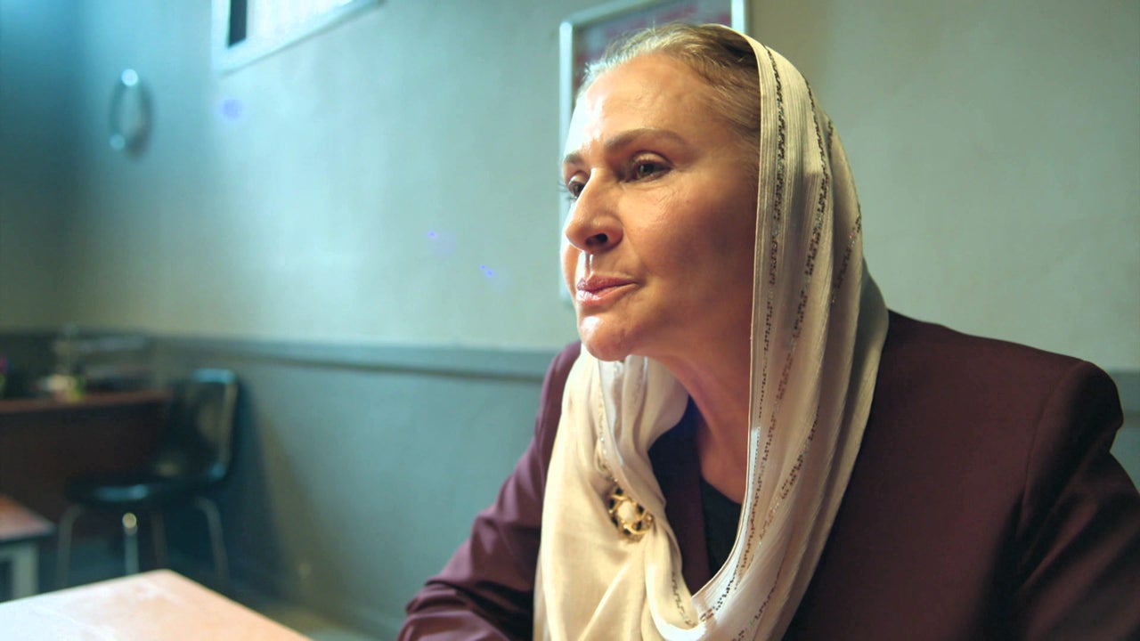 el pulso de Sadakat por su foto prohibida con Ecmel el pulso de Sadakat por su foto prohibida con Ecmel