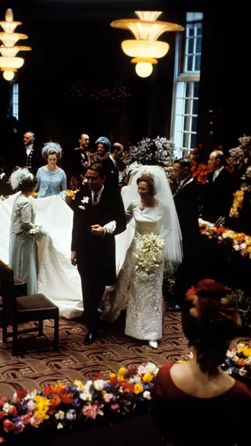 Beatriz de Holanda y Nicolás de Amsberg el día de su boda, 10 de marzo de 1966, en el Ayuntamiento de Ámsterdam Beatriz de Holanda y Nicolás de Amsberg el día de su boda, 10 de marzo de 1966, en el Ayuntamiento de Ámsterdam