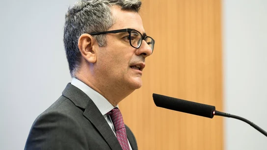 Bolaños anuncia 200 nuevas plazas de fiscales dentro de la "macroconvocatoria" que ya incluye 500 para jueces Bolaños anuncia 200 nuevas plazas de fiscales dentro de la "macroconvocatoria" que ya incluye 500 para jueces