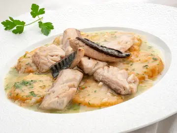 Verdel con patatas a la importancia Verdel con patatas a la importancia