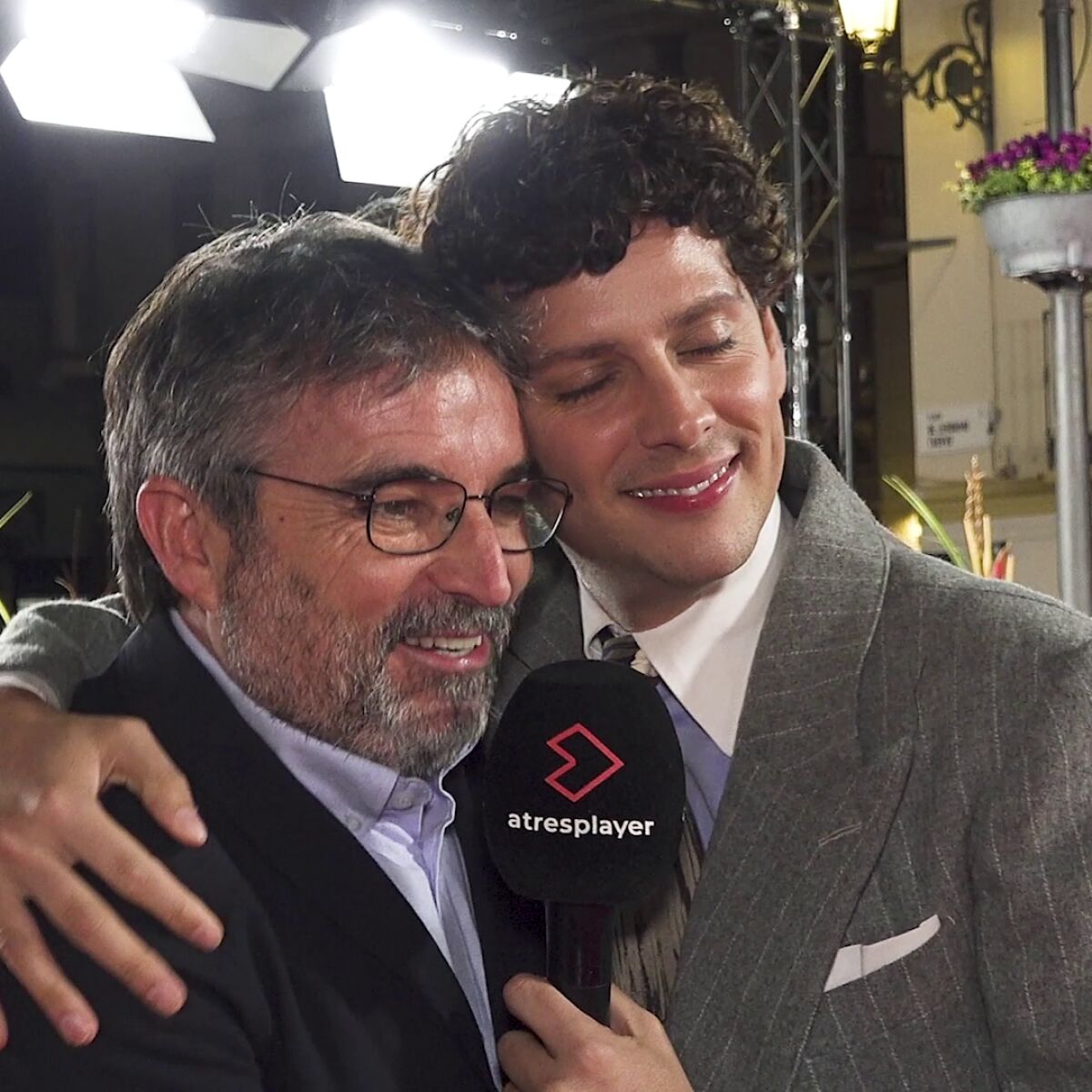 Eduardo Casanova y Jordi Évole, emocionados con la acogida de Sidosa en el  Festival de Málaga: "La risa acaba con el estigma"
