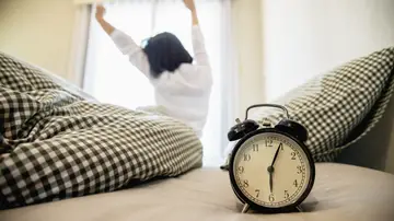 Mujer despertándose Mujer despertándose