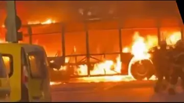 Autobús en llamas en Suiza Autobús en llamas en Suiza