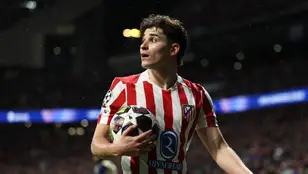 Julián Álvarez en el partido ante el Tottenham