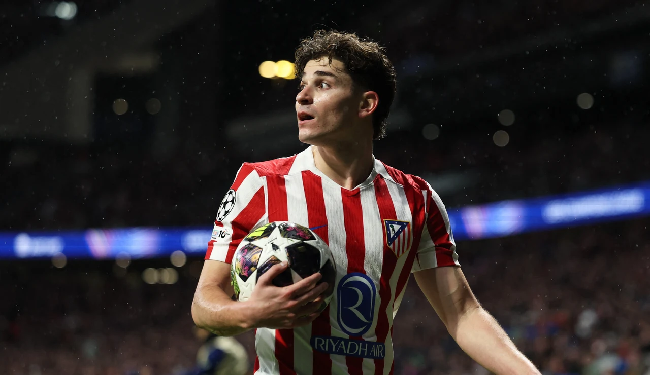 Julián Álvarez en el partido ante el Tottenham