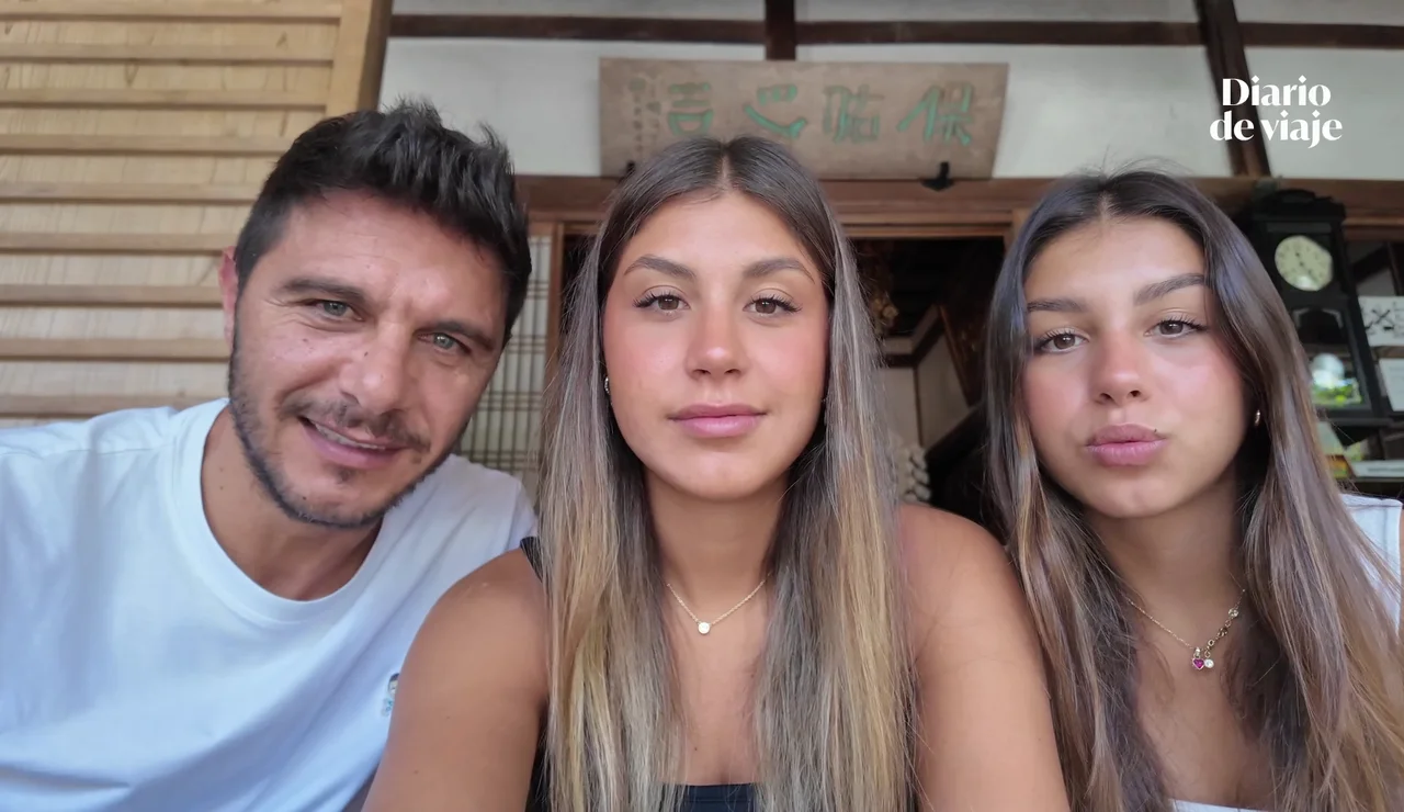 Joaquín y sus hijas no se acostumbran a la cultura japonesa