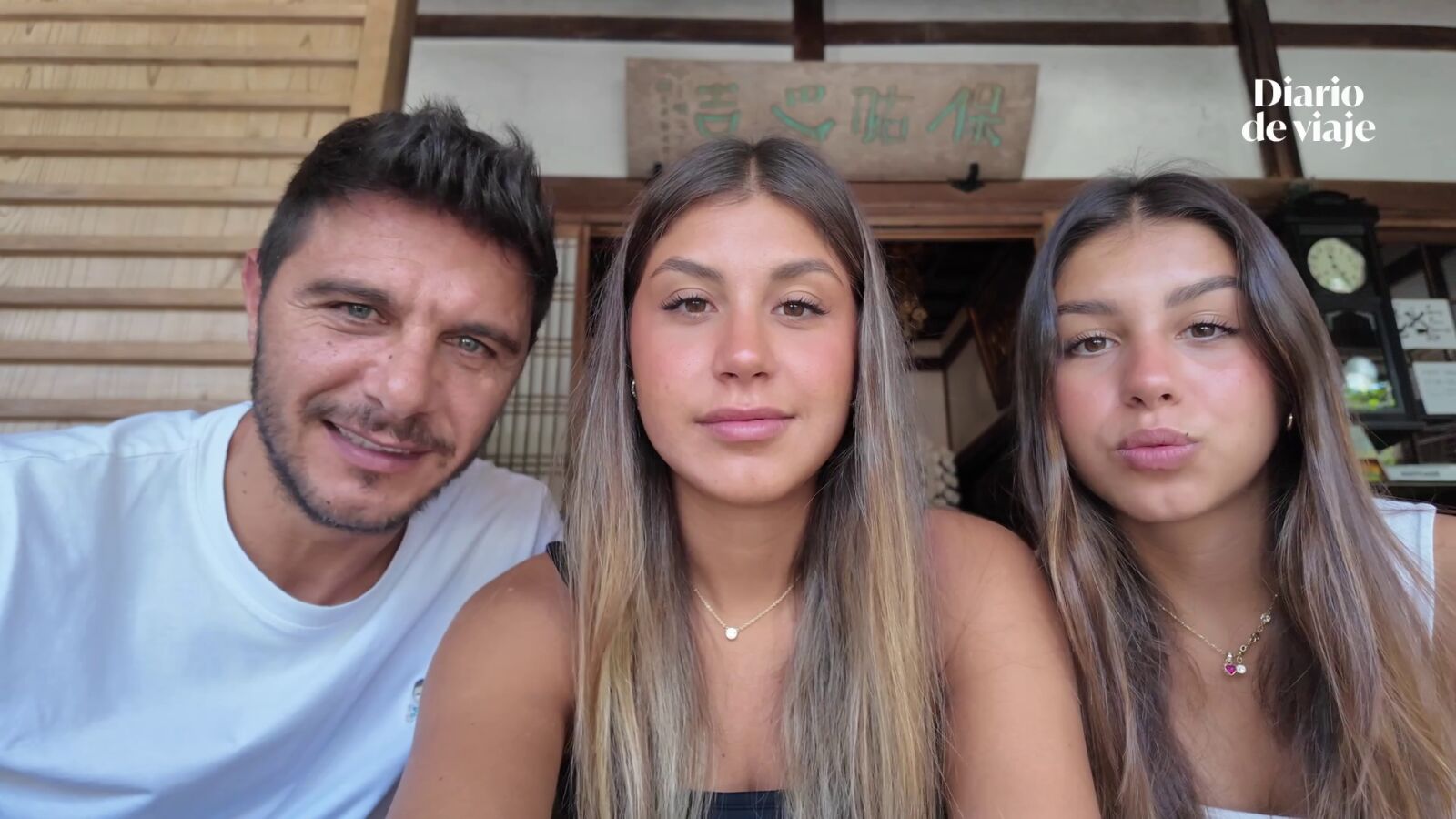 “La experiencia está siendo un espectáculo, pero no está hecho para nosotros”: Joaquín y sus hijas no se acostumbran a la cultura japonesa