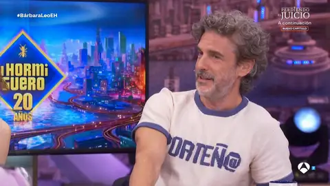 Leonardo Sbaraglia cuenta el motivo por el que le denunciaron Tinder: "Me bajé unos años" Leonardo Sbaraglia cuenta el motivo por el que le denunciaron Tinder: "Me bajé unos años"