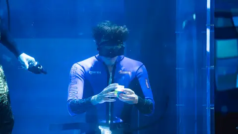 La heroicidad de Daniel Illescas al resolver el cubo de Rubik en 2:03 minutos en apnea La heroicidad de Daniel Illescas al resolver el cubo de Rubik en 2:03 minutos en apnea
