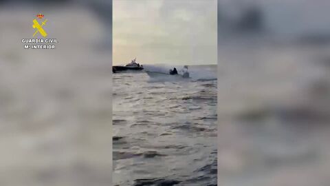 V&iacute;deo: Persecuci&oacute;n de la Guardia Civil a una narcolancha en la costa de C&aacute;diz