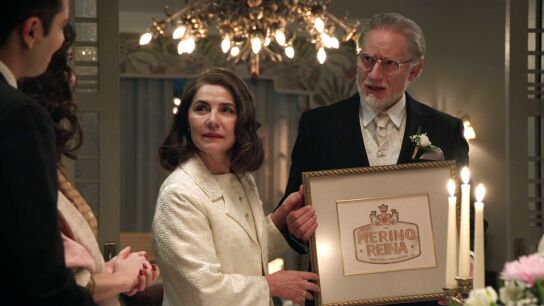 Damián y Digna vuelven a casa tras su boda secreto y su familia les sorprende con una cena y un regalo muy especial