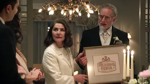 Damián y Digna vuelven a casa tras su boda secreto y su familia les sorprende con una cena y un regalo muy especial Damián y Digna vuelven a casa tras su boda secreto y su familia les sorprende con una cena y un regalo muy especial