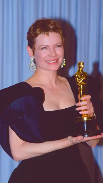 Dianne Wiest en los Premios Oscar en 1987 Dianne Wiest en los Premios Oscar en 1987