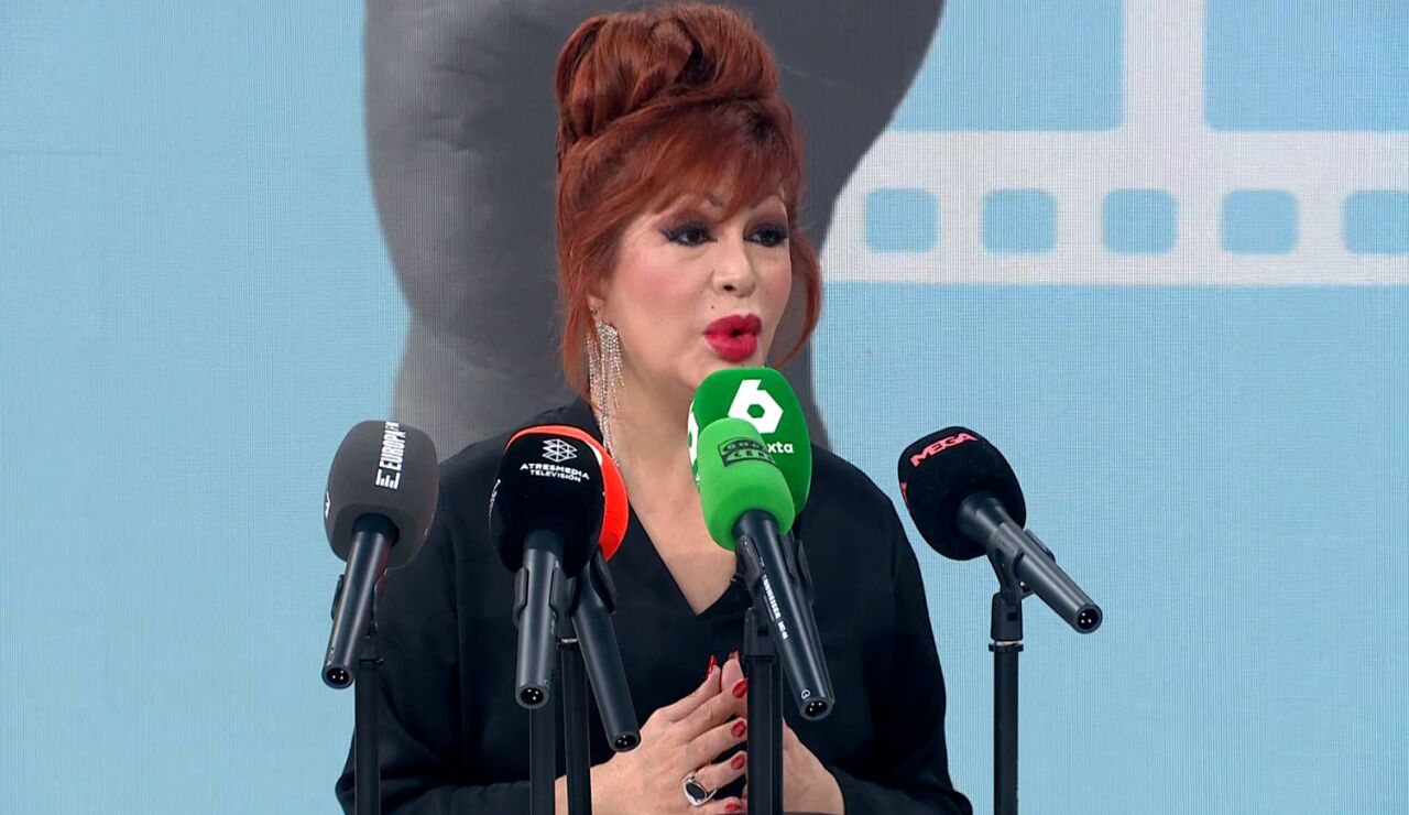 Yurena presenta su libro.