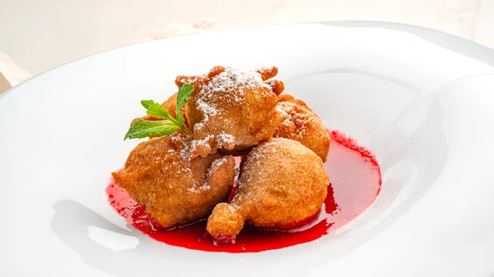Un postre diferente para Semana Santa: Buñuelos de manzana de Karlos Arguiñano Buñuelos de manzana de Karlos Arguiñano