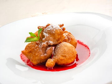 Un postre diferente para Semana Santa: Bu&ntilde;uelos de manzana de Karlos Argui&ntilde;ano