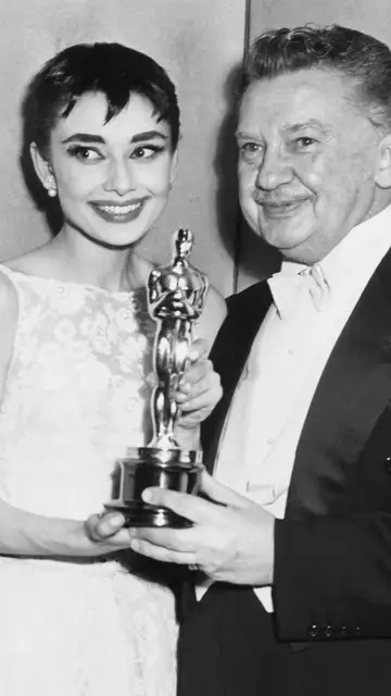 Audrey Hepburn en los Premios Oscar de 1954 Audrey Hepburn en los Premios Oscar de 1954